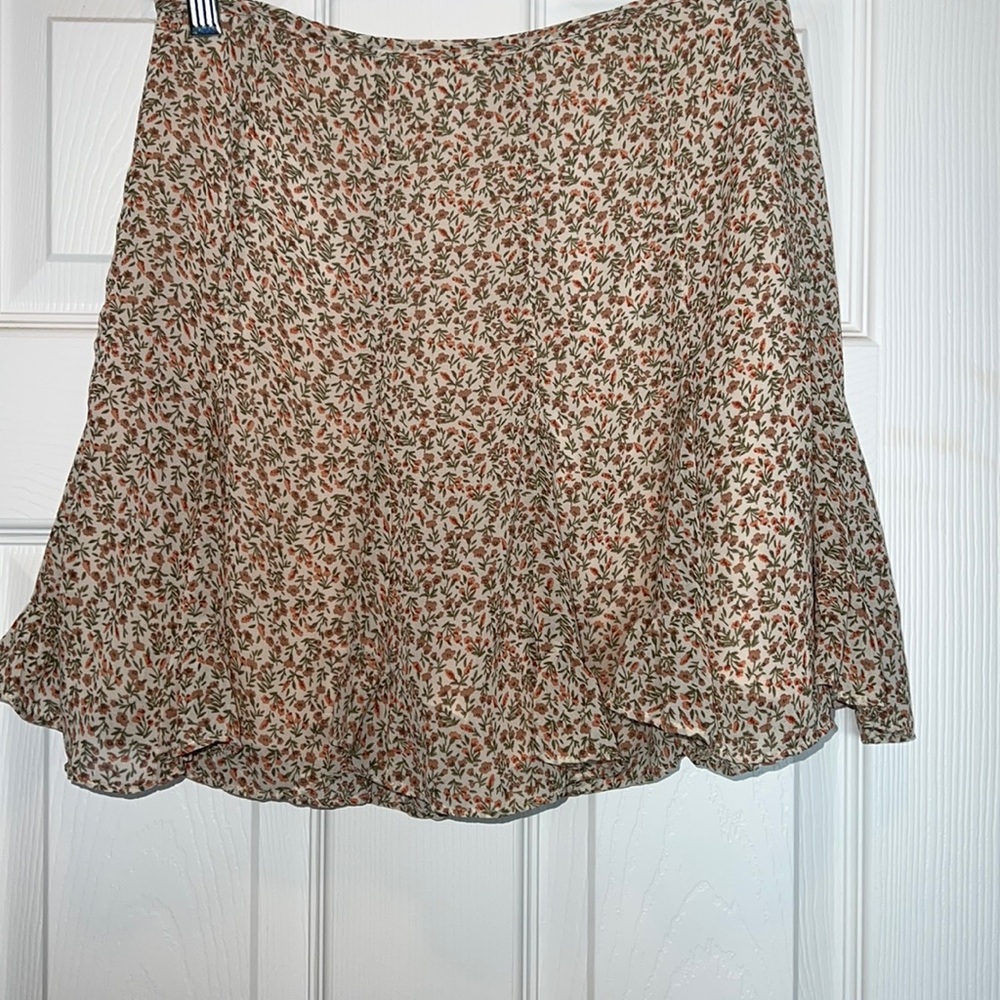 Flower Urban Outfitter Scort